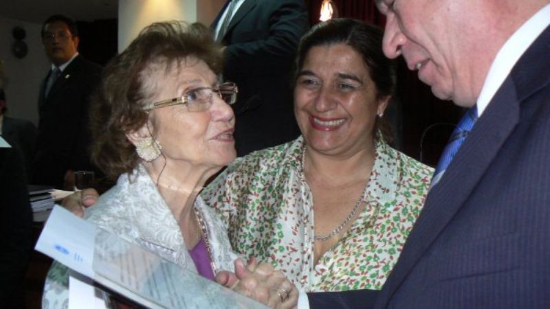 Reconocen a la primera mujer profesional catamarqueña