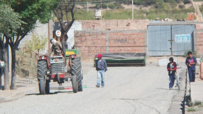 Trabajos de bacheo y repavimentación en Santa María