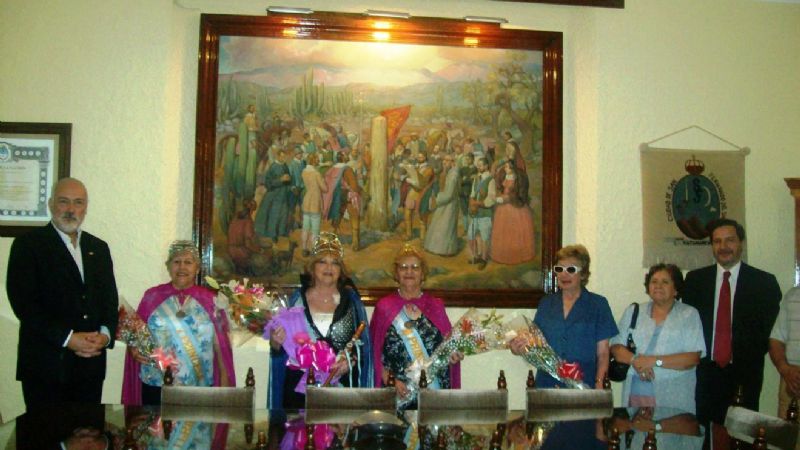 Guzmán recibió a las Reinas de la Tercera Edad