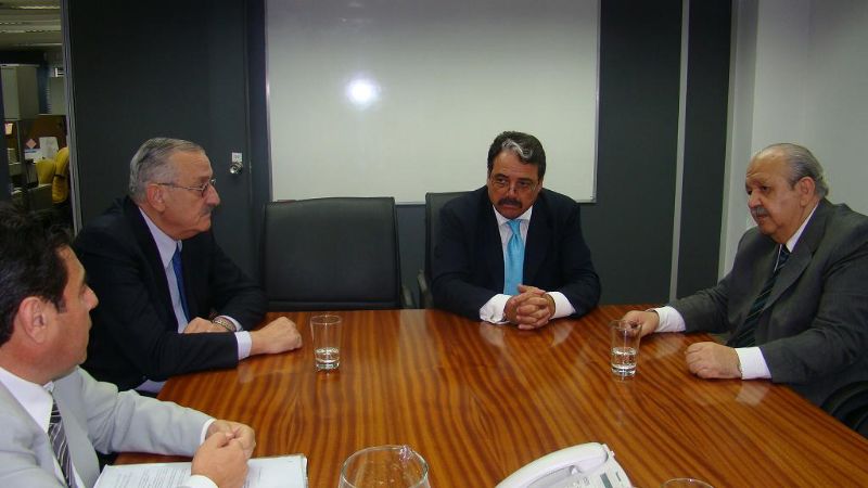 Brizuela sólo se trajo el compromiso de Cameron 