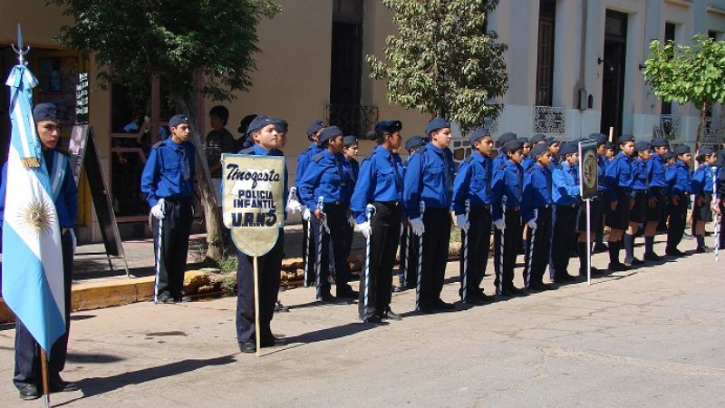 Festejos de la Policía en Tinogasta