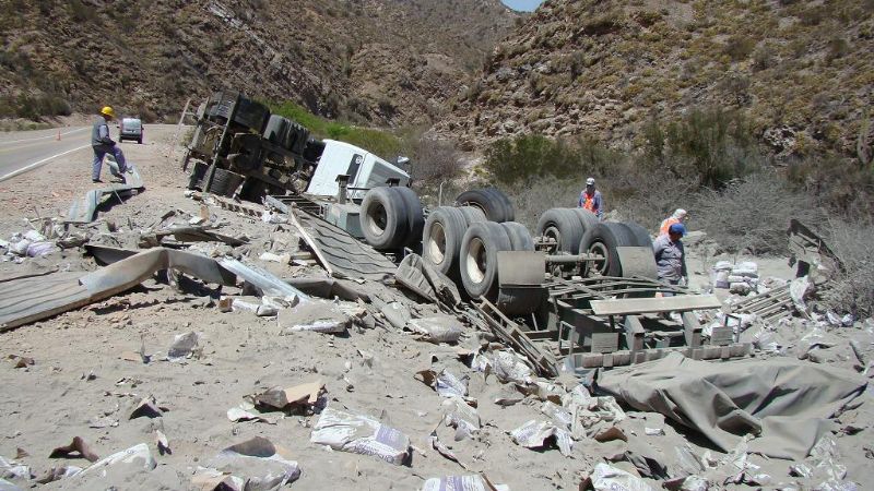 Volcó un camión en la ruta 60
