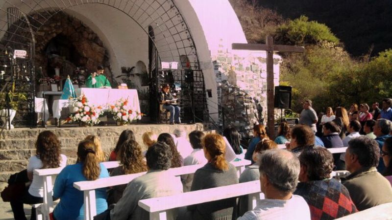 Trabajadores viales peregrinan a la Gruta