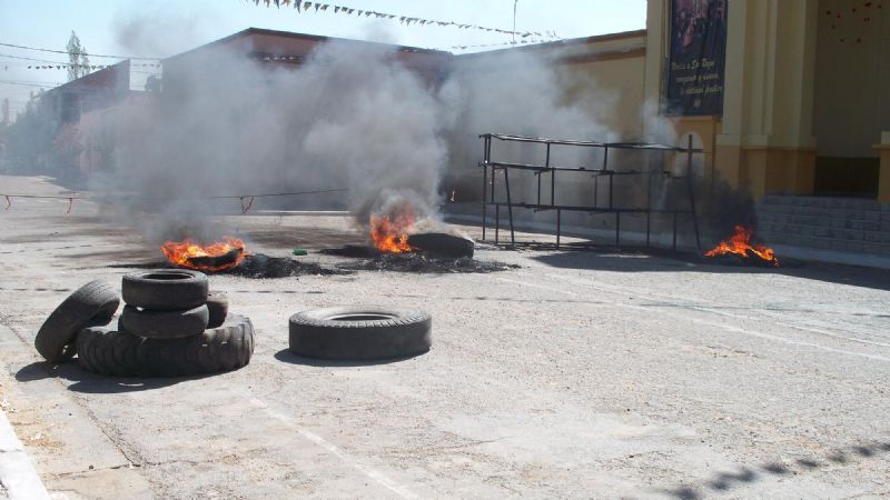 Cuando reasumía Hernández, estalló el conflicto en San José