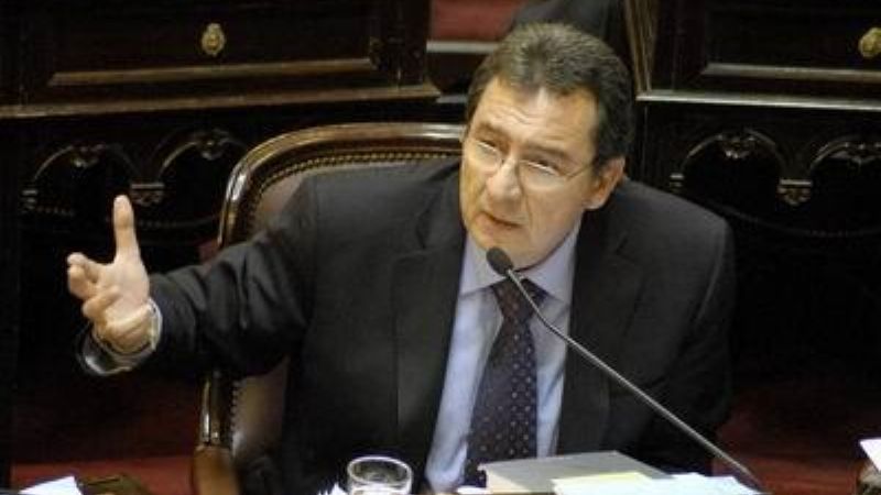 Le reprochan a Castillo sus jugadas a favor del kirchnerismo