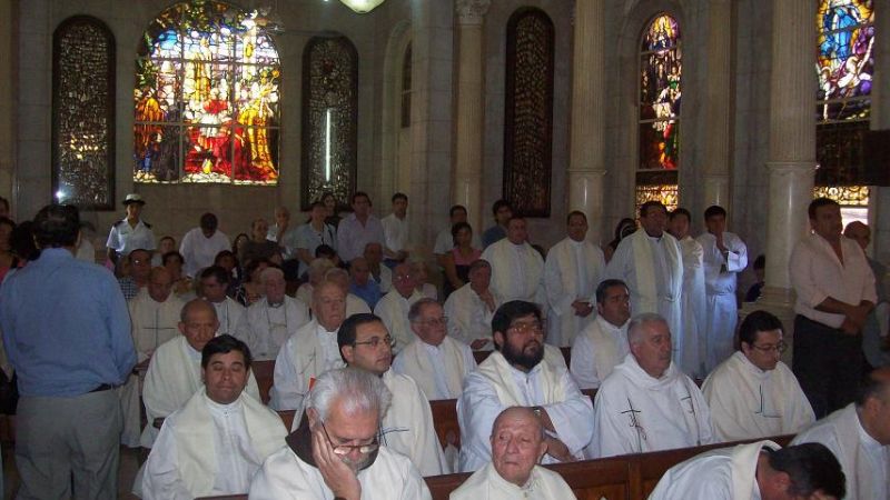 Celebran Bodas de Plata Sacerdotales
