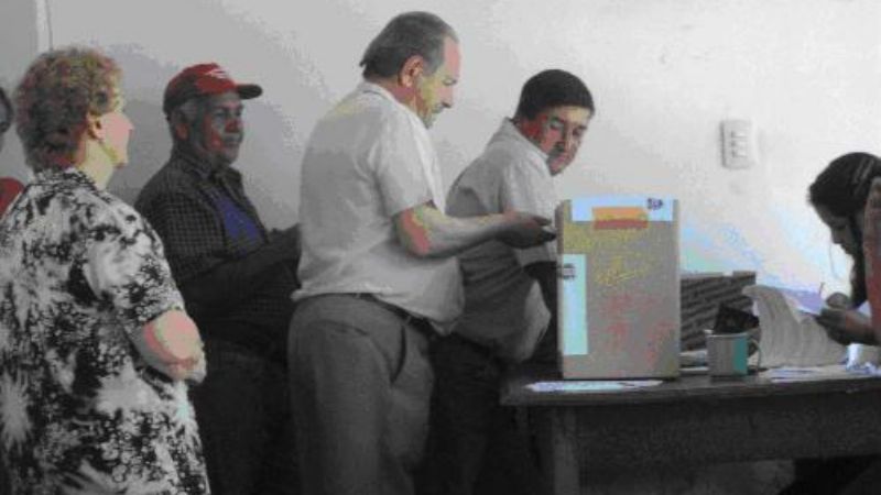 Presidente del Movimiento Renovador votó en las internas en Andalgalá