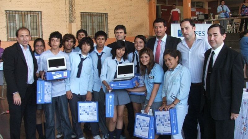 Mera continúa con la entrega de netbooks 