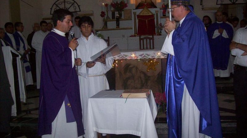 La comunidad de Santa Rosa recibió a su flamante párroco