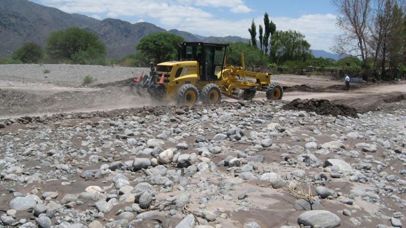 Intensos trabajos para reparar los daños de las crecidas