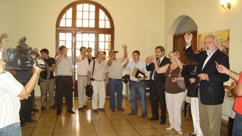 Guzmán brindó con periodistas por las fiestas de fin de año