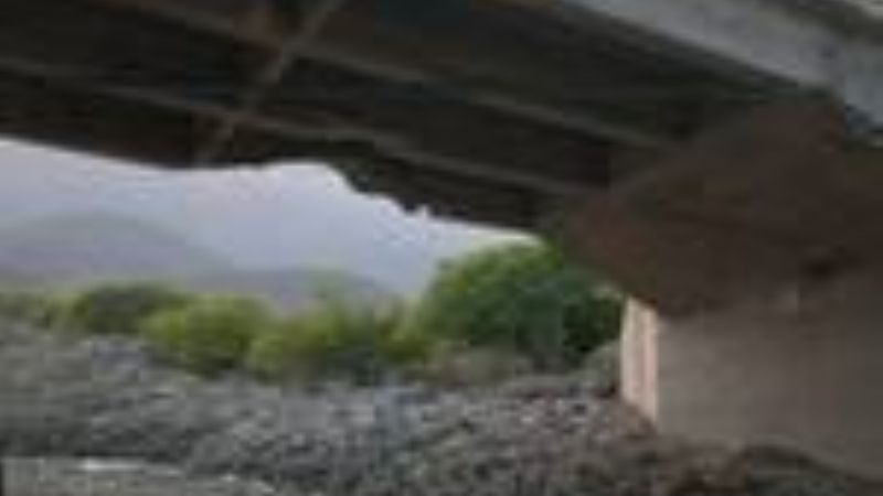 El puente de Ampimpa sufrió graves daños