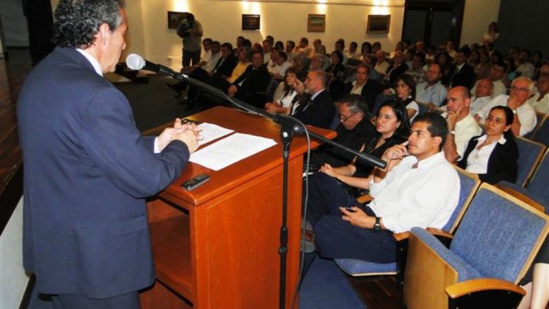 Olvido de Bellón, no dijo nada de trabajadores de empresas en crisis