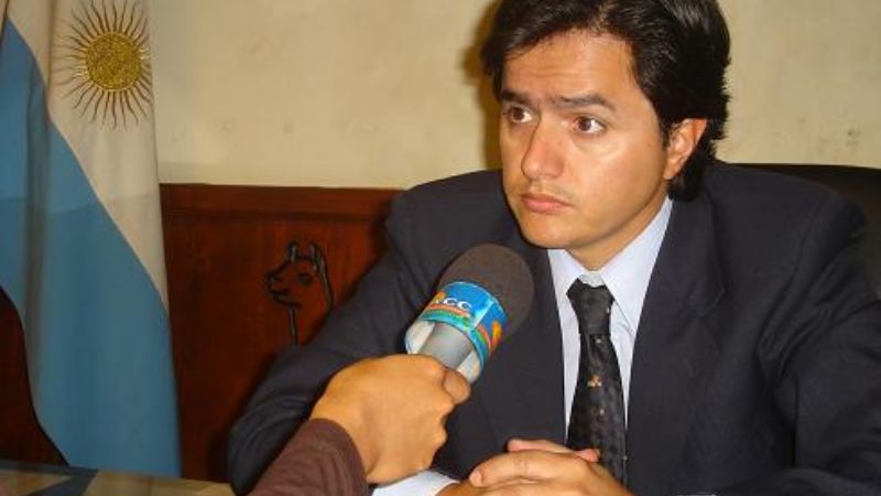 El que pega primero pega dos veces