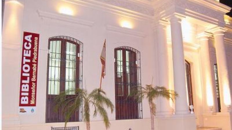 Disertación en la Biblioteca Monseñor Piedrabuena  