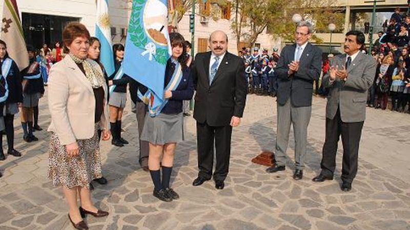 La Fray recibió La Bandera de los Andes en el acto de San Martín