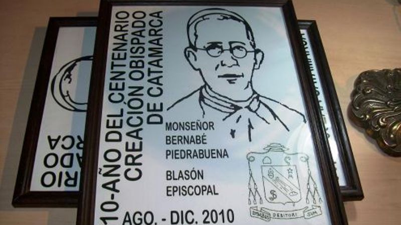 Presentaron el matasello conmemorativo de los 100 años de la Diócesis 