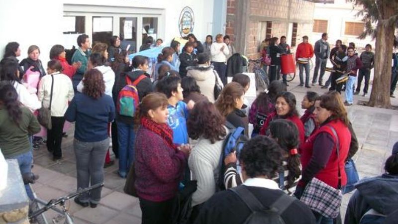 Se profundiza el conflicto en el IES Fiambalá