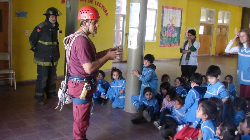 Simulacro en escuela del barrio Huayra Punco
