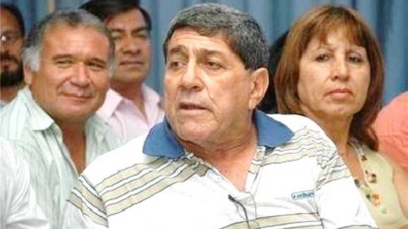 Coco Quintar no comprende que debe hacer un puente sobre el Rio Abaucan