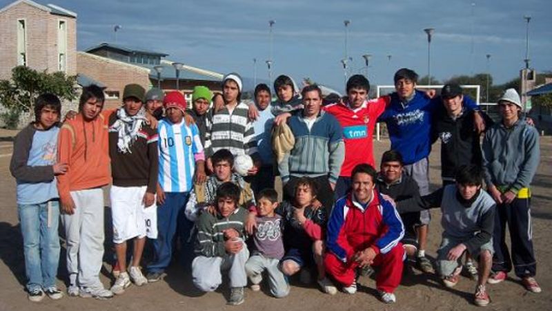 Encuentro de jóvenes en el Polideportivo Sur