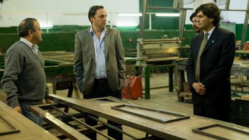 ANSES y Mera entregaron netbooks a la ENET