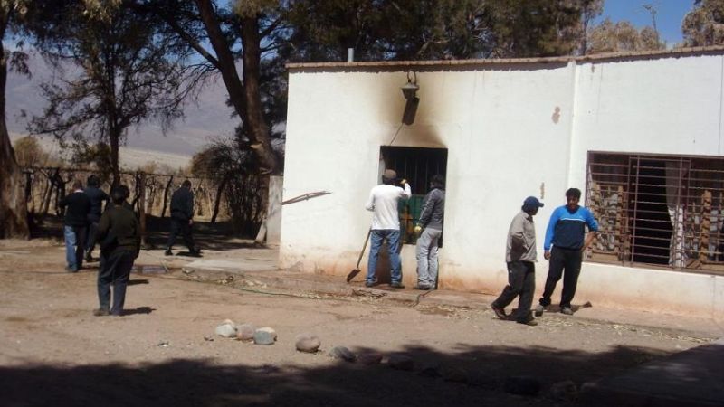 Incendio provocó cuantiosos daños materiales en una vivienda