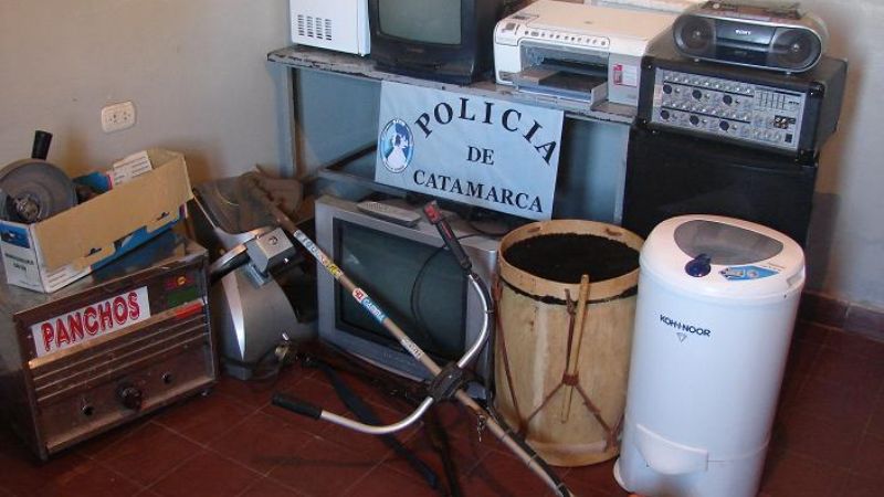 La policía realizó allanamientos masivos y recuperó gran cantidad de elementos robados