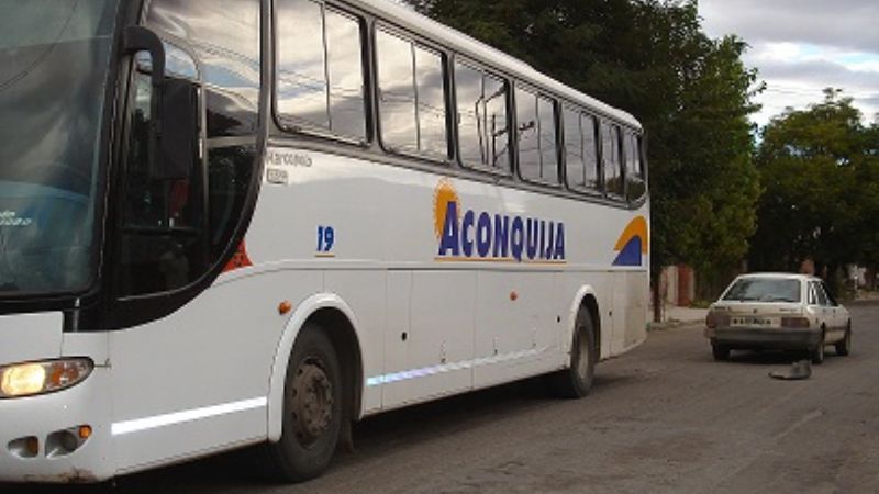 La empresa Aconquija negó disparo contra uno de sus colectivos