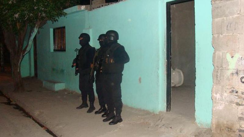 Al menos 5 detenidos con droga en su poder