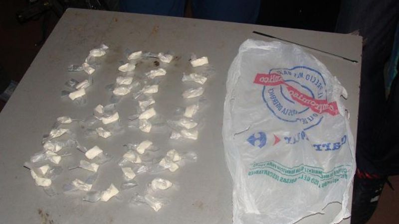 Al menos 5 detenidos con droga en su poder