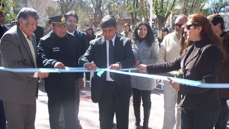 Andersch hizo entrega del III Fortalecimiento Institucional