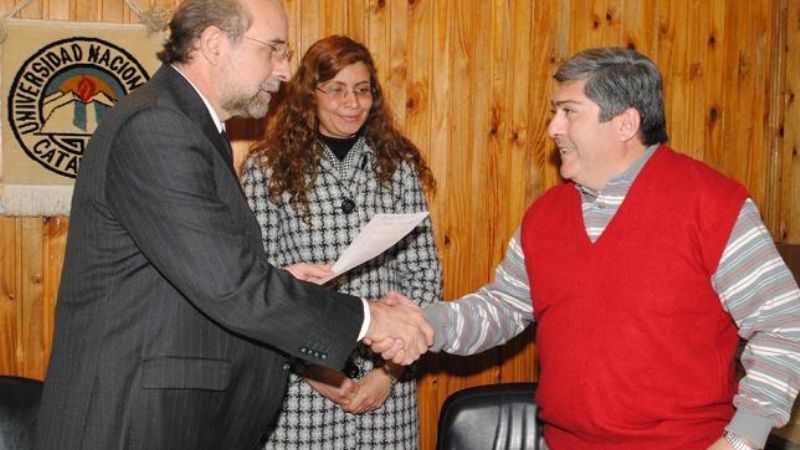Entregan premios y acreditaciones a investigadores de la UNCA
