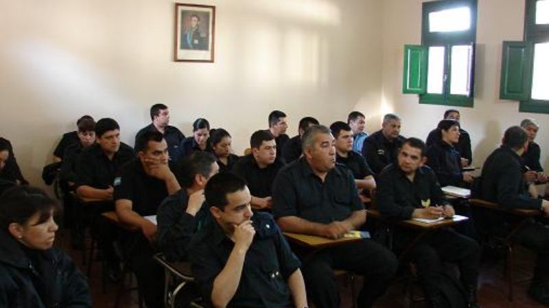 Capacitación para personal de la Comisaria de la Mujer y el Menor