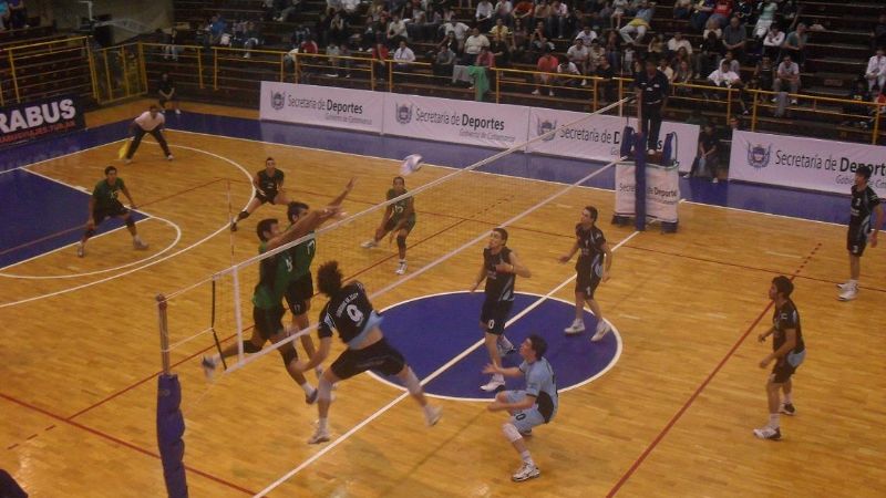 Catamarca le ganó al puntero en cinco set