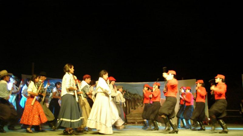 Las danzas brillaron en Santa María