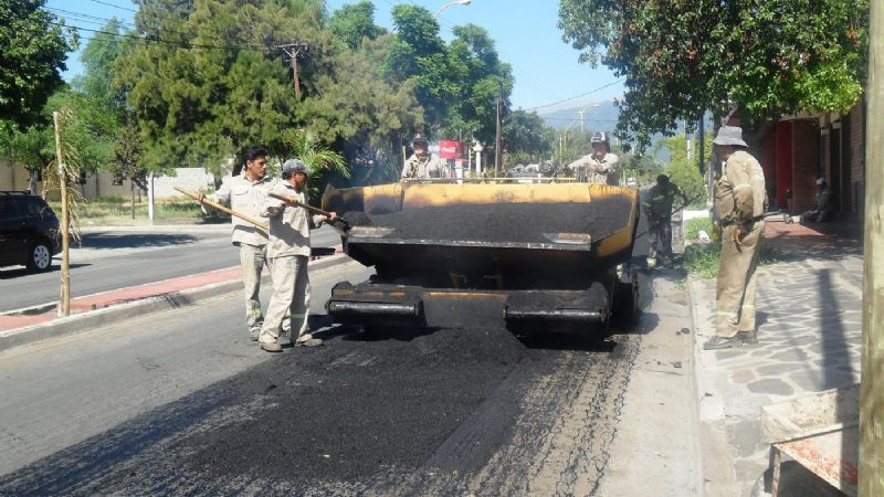 Continua la repavimentación de avenida la Galindez