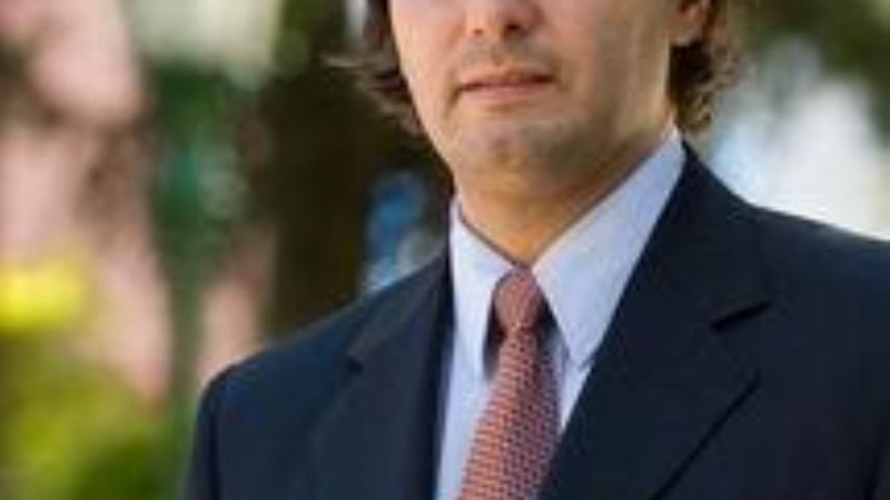 Para Aguirre, Pernasetti y Colombo \"quieren quedar bien con el Dios y con el diablo\"