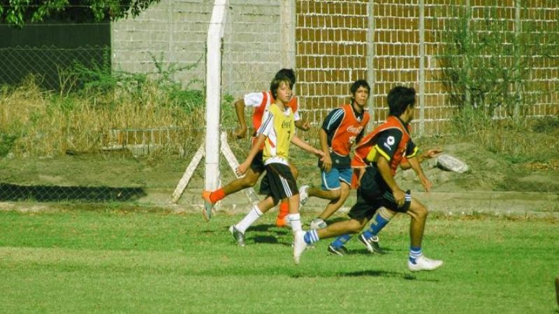 Jugador de Estados Unidos en la Escuela de Fútbol Soy de River 