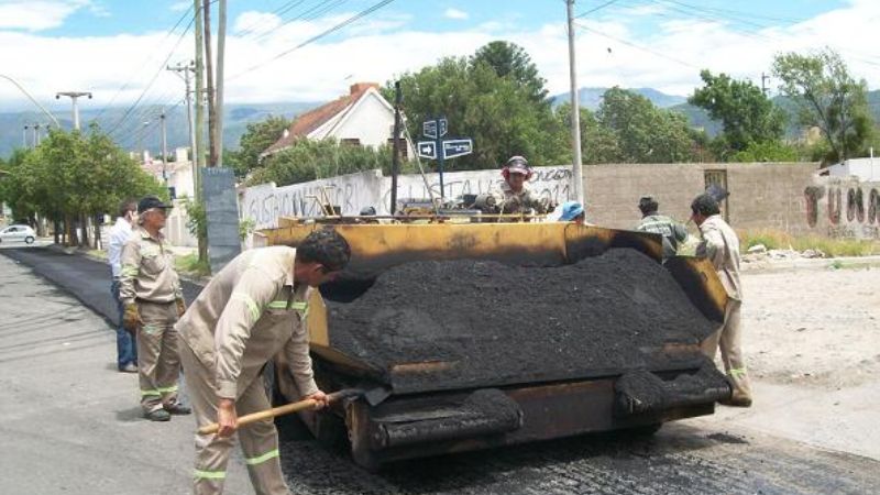 Continúan recuperando avenidas en la Capital