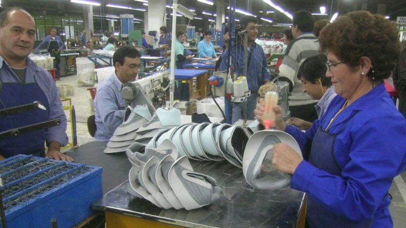 Los empleados de Alpargatas retornaron hoy a sus puestos