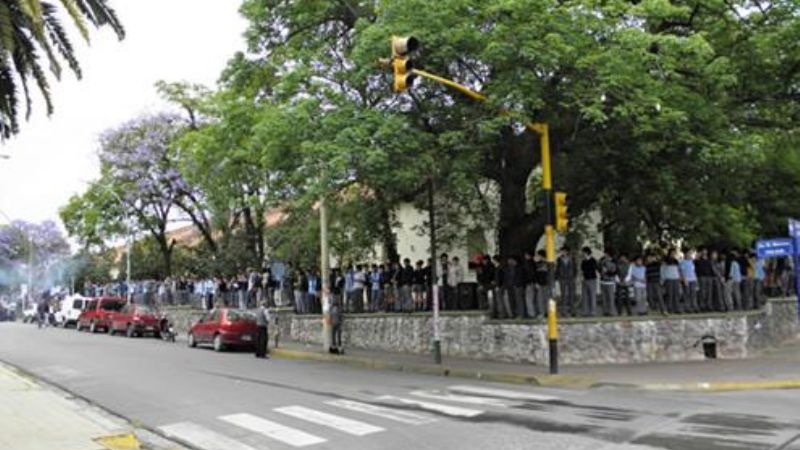 Abrazo a la ENET N° 1