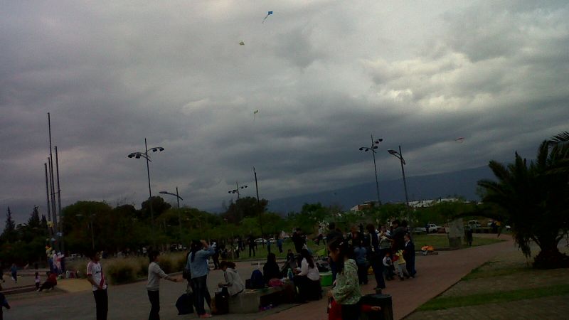 Barrileteada de alumnos del Carmen