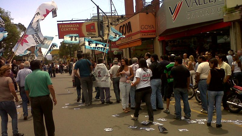 Caminatas del FCS y del FPV se cruzaron en pleno centro
