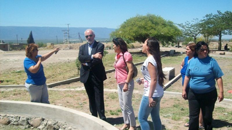 Se construye la Plaza Virgen de Luján