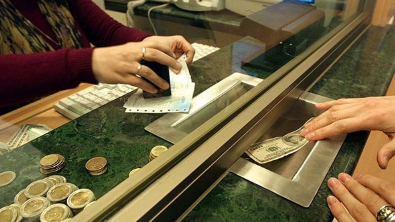 Desde el lunes, la AFIP controlará la compra de dólares