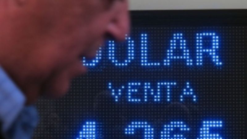 Dólar cerró estable tras nuevos controles para la compra de divisas