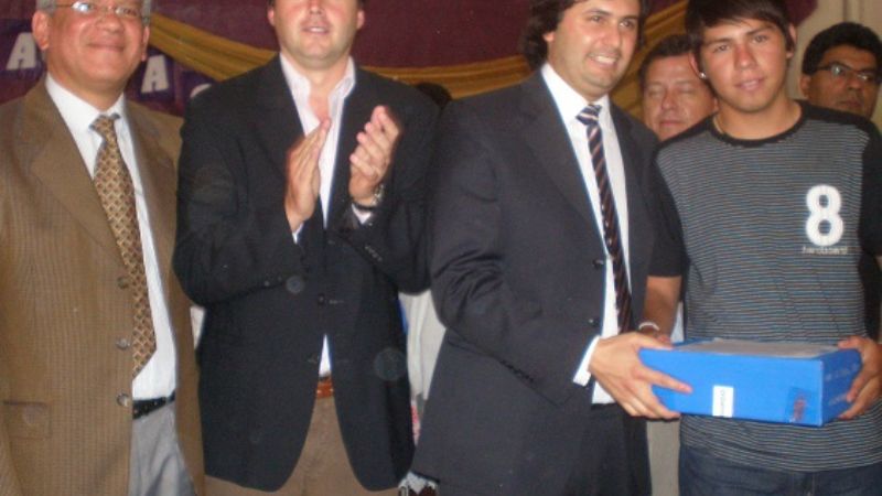 ANSES entregó 735 netbooks y abrió un puesto de atención en Tinogasta