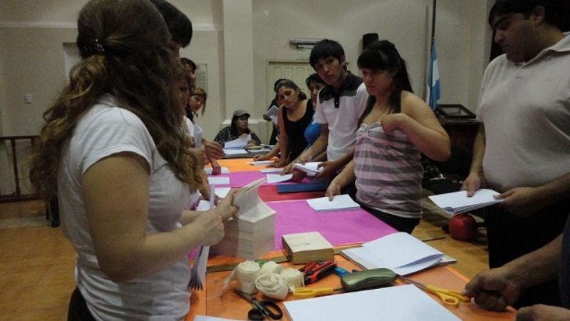 Se realizó un taller sobre Encuadernación de Libros