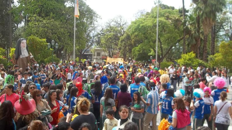 Más de 1.500 personas en la procesión murga en honor a San Francisco de Asís 